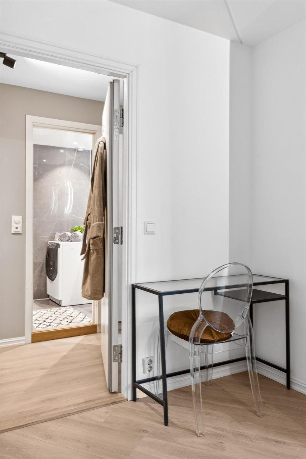 Luxurious Modern Room In Central Oslo - Eur 4K Expensive Bed And 82" Cinematic Tv Exterior photo