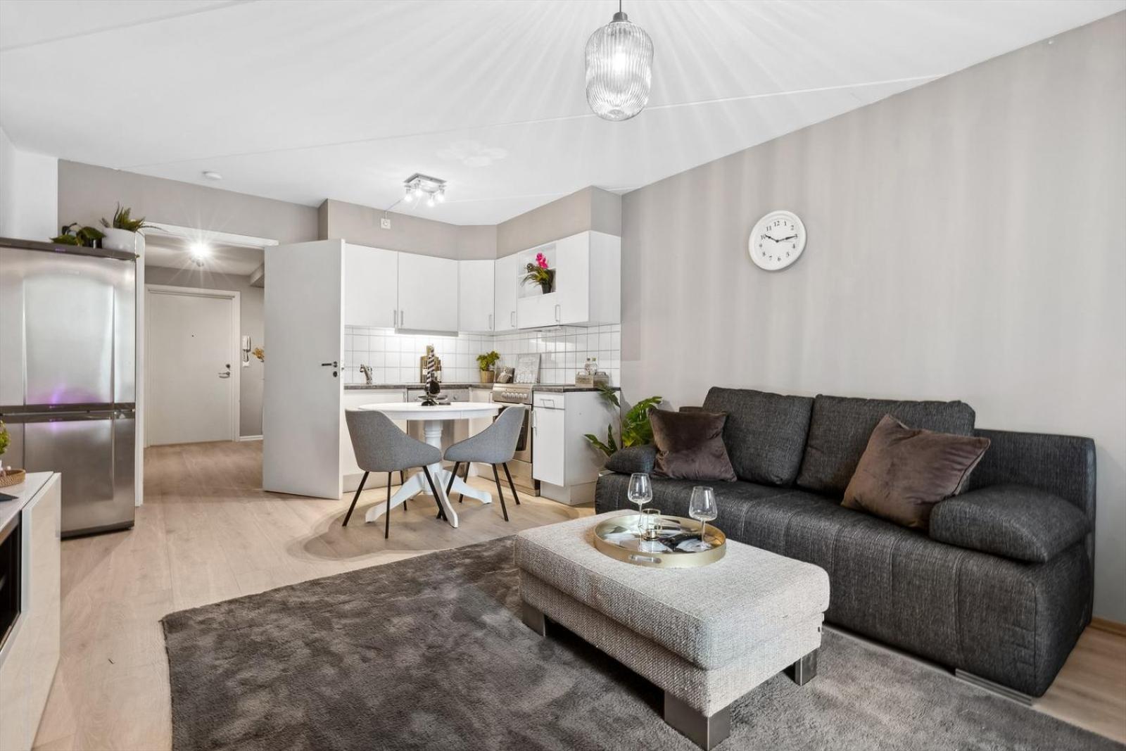 Luxurious Modern Room In Central Oslo - Eur 4K Expensive Bed And 82" Cinematic Tv Exterior photo